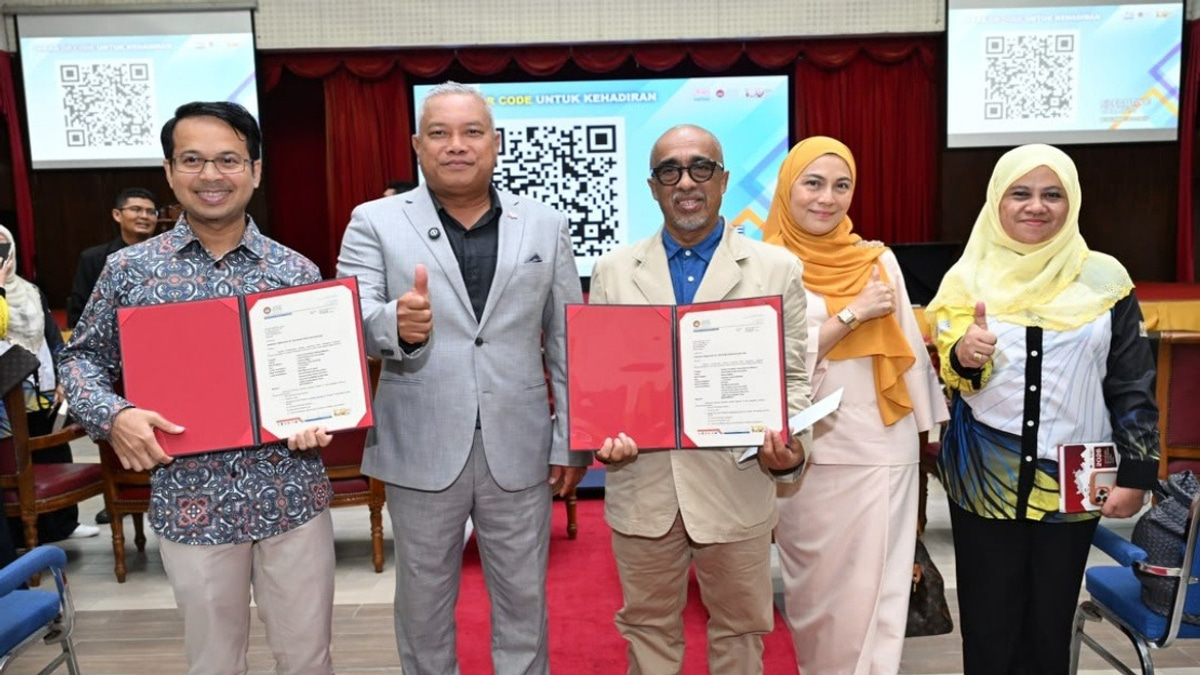 Veteran Actor Sabri Yunus, TV Presenter Fedtri Yahya Enroll at UPSI for Master's Degrees via APEL.Q Pathway