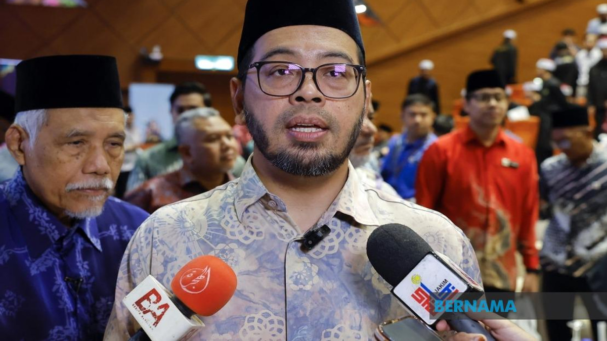 Malaysia to Intensify Youth Outreach Amid Digital-Era Threats, Sultan Nazrin's Call