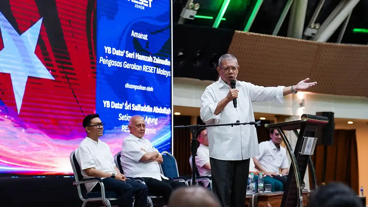 Vote Anyone But PH, Saifuddin Urges Malaysians in New Push