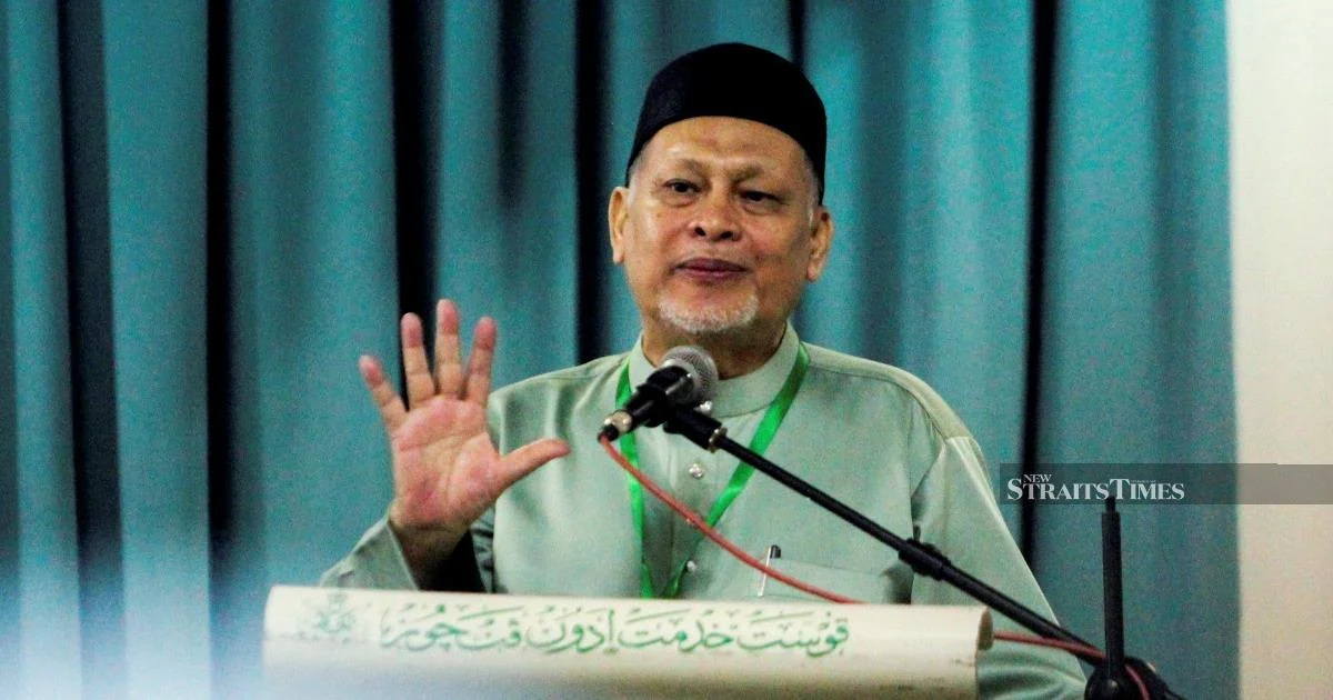 PAS Criticises Muhyiddin's Unilateral Decision on PN Logo Use in State Polls