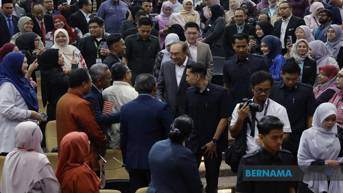 PM Anwar: Strengthen Bahasa Melayu While Embracing Multilingual Education
