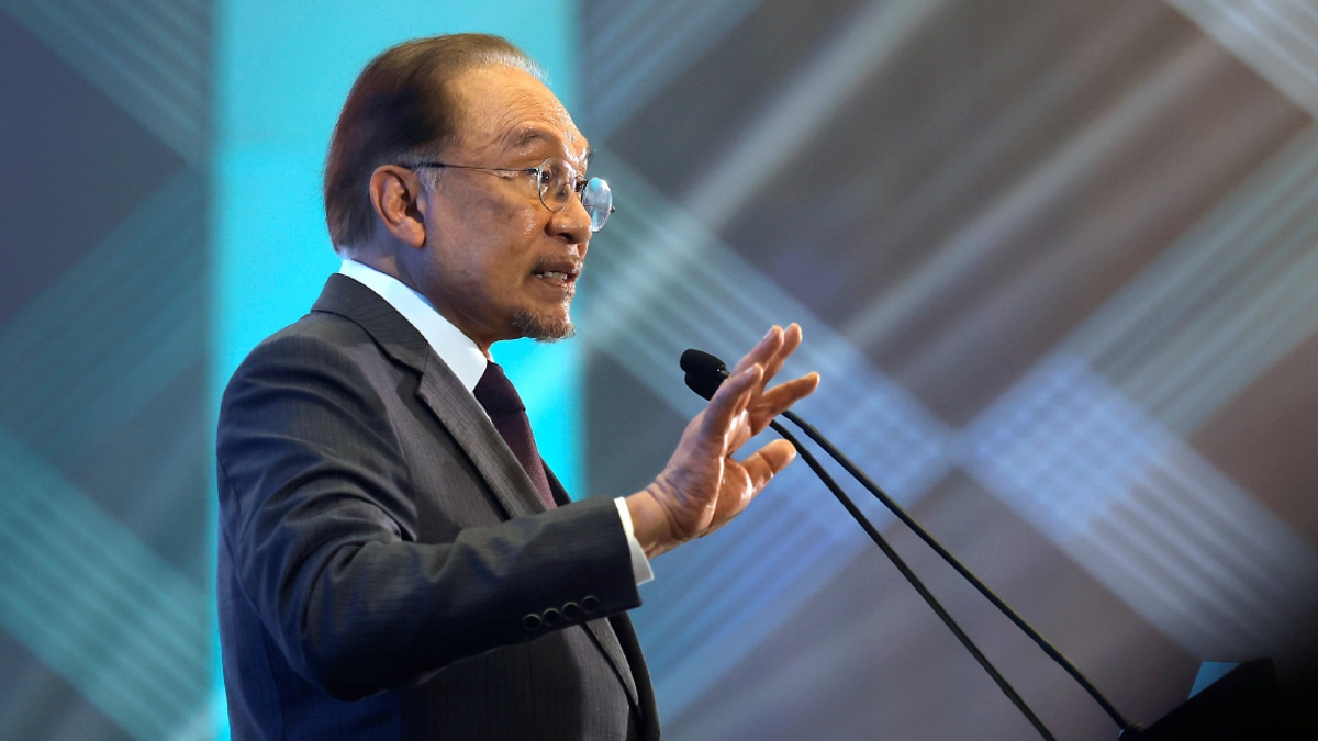 Anwar: Malaysia's F1 hosting signals readiness for world-class events