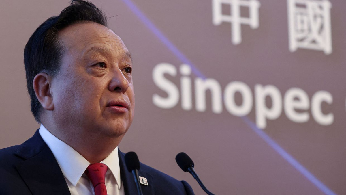 Sinopec's New Chief Pursues Radical Overhaul to Combat Fuel Decline
