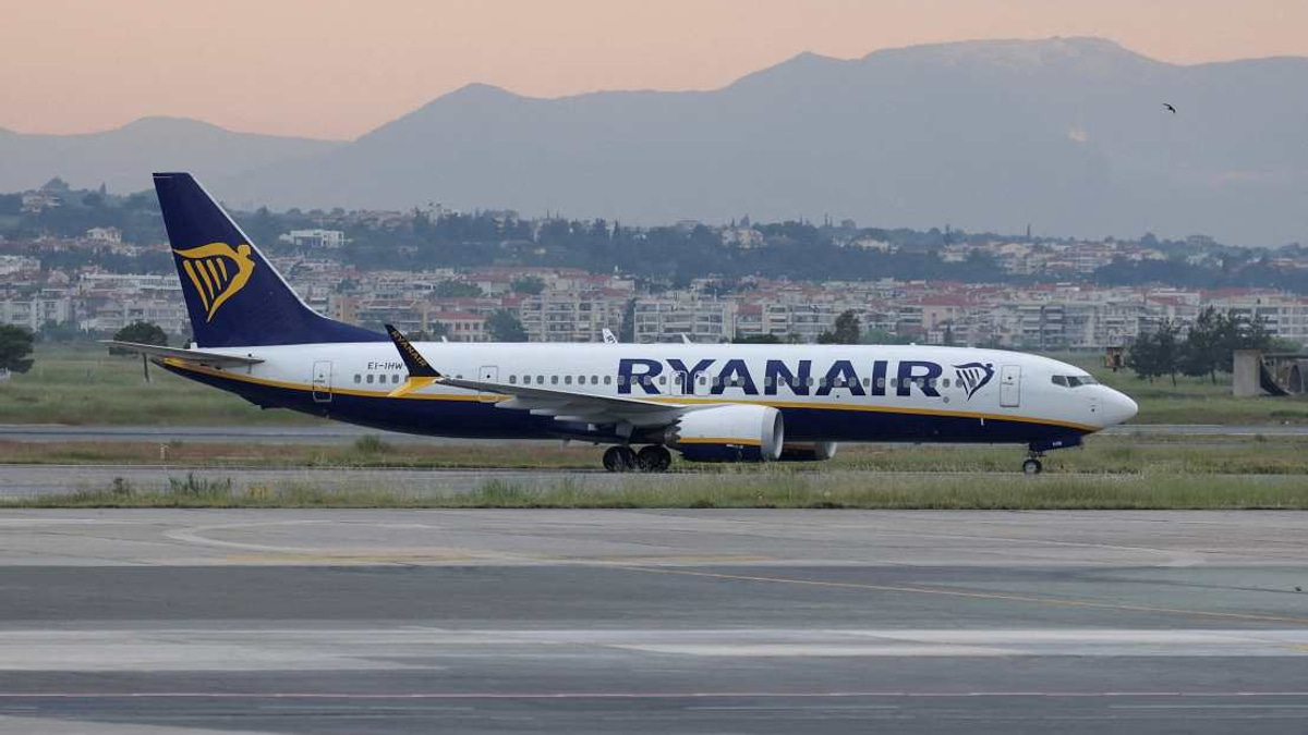 Engine Failure Smashes Window on Ryanair Flight, Passenger Partially Sucked Out