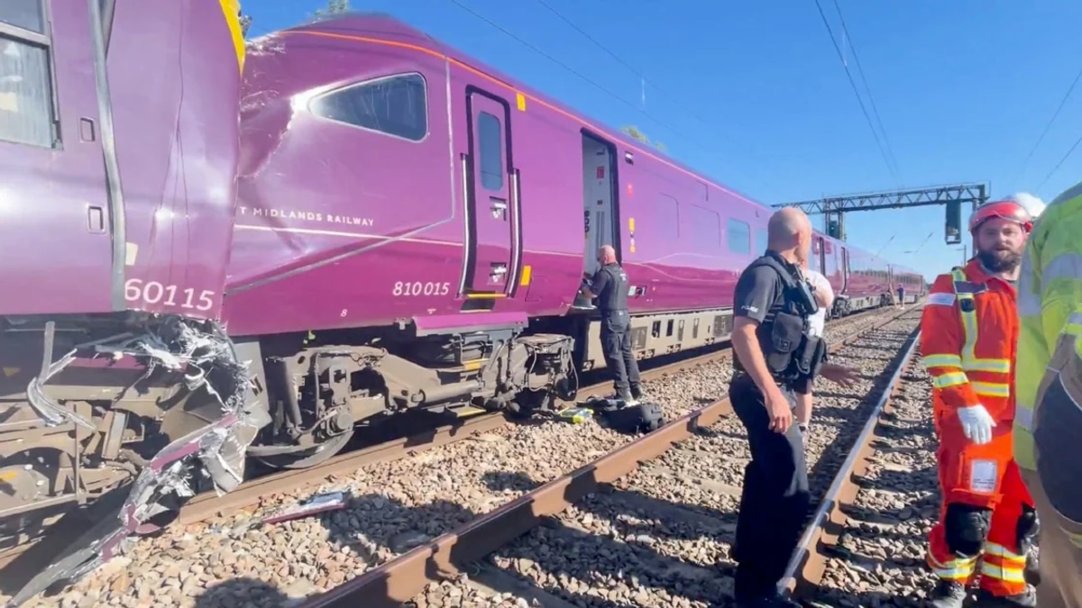 One Dead, Dozens Injured in Northern England Train Collision