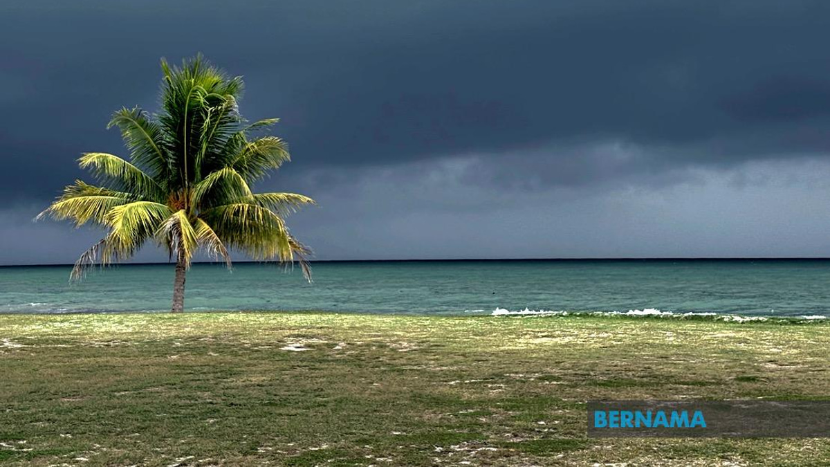 Thunderstorms and Heavy Rain to Batter Five States Through Evening