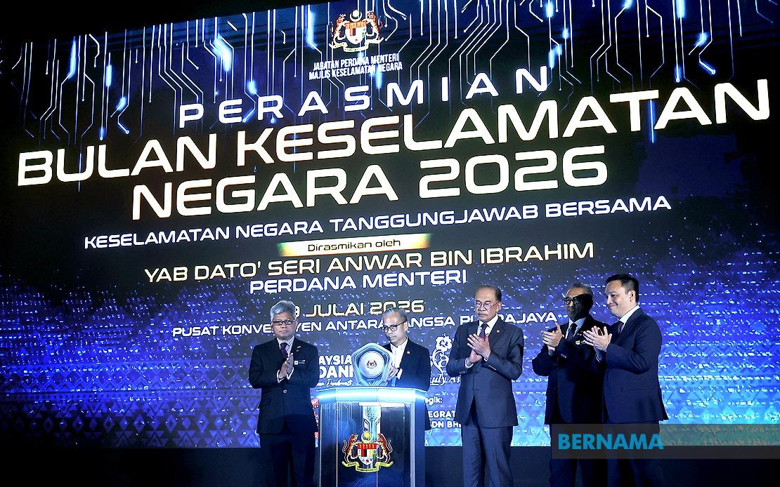 PM Anwar Urges Nation to Look Beyond Divisive Politics as Security Threats Escalate