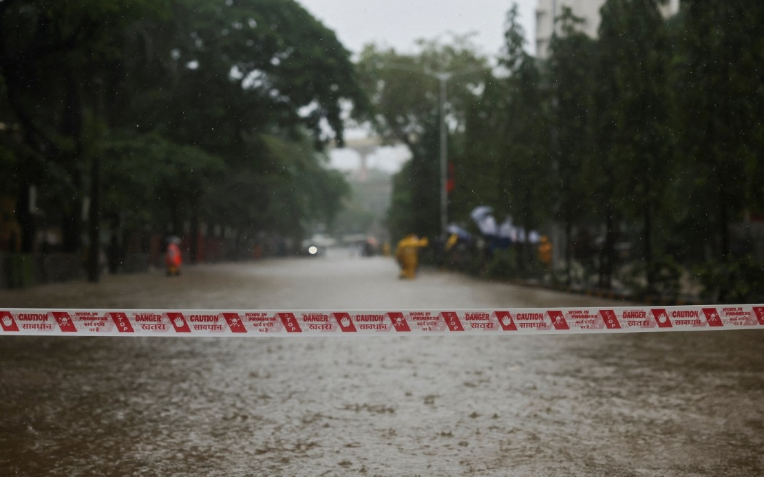 Six Dead as Heavy Monsoon Rains Spark Building Collapse in Mumbai