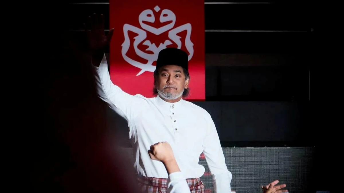 Khairy Jamaluddin Defers Negri Sembilan Candidacy Decision to Umno Leadership