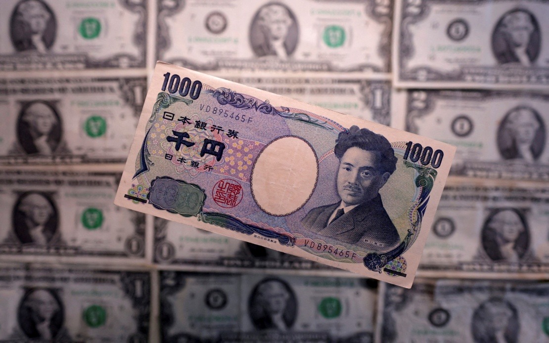 Dollar Holds Near 39-Year Peak Against Yen as Middle East Tensions Trump Japan's Intervention Warnings