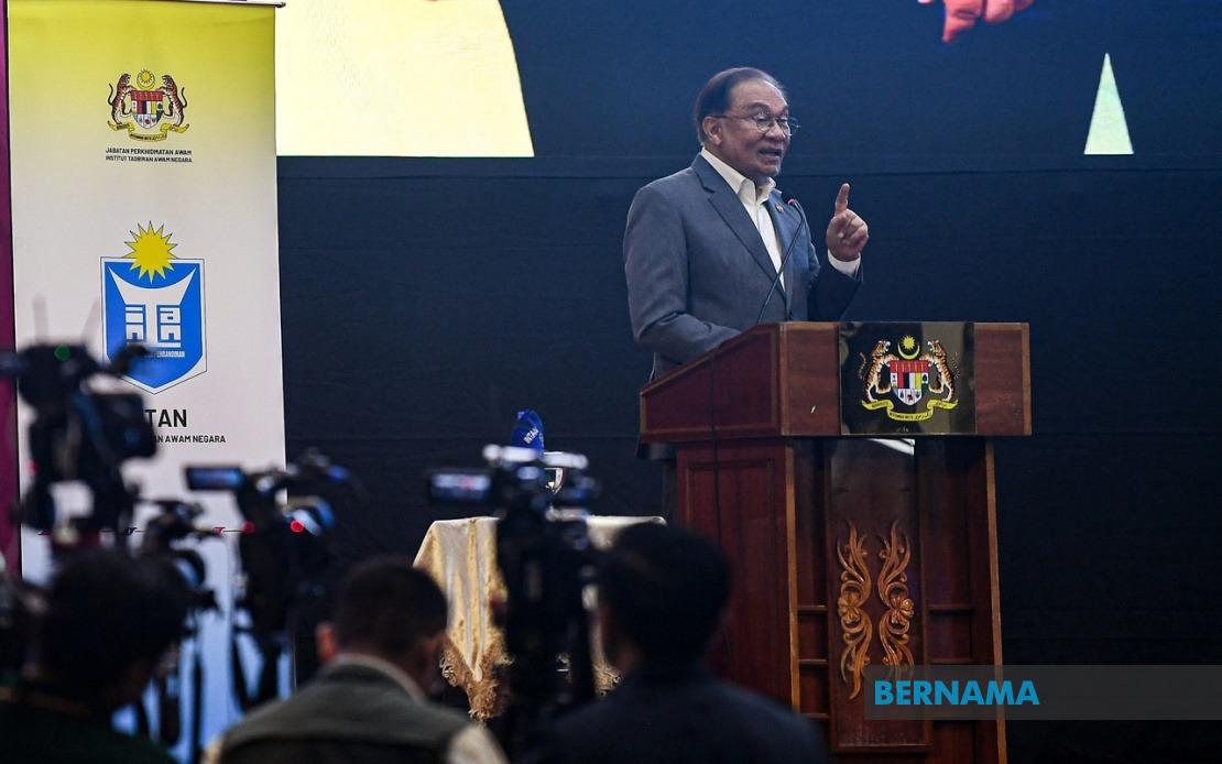 Anwar Urges Malaysians to Reject Colonial Thinking and Western-Centric Development Models