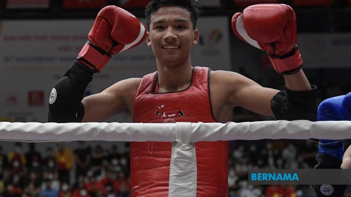 PM Anwar Rallies Nation Behind Muay Thai Champion Ahmad Nor Iman's Historic World Title Shot