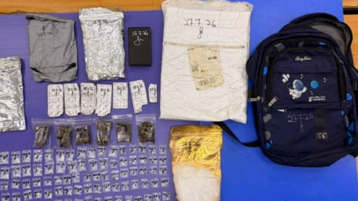 Police seize nearly RM100,000 in cash during drug trafficking bust in Felda Tembangau