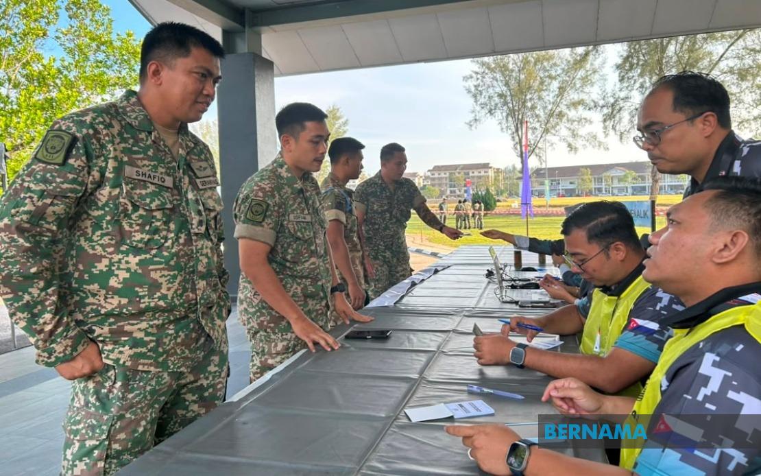 Smooth Start to Johor Early Voting as Security Personnel Exercise Their Right