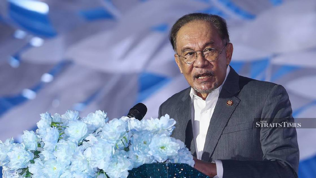 Anwar Vows to Expel Israeli Nationals Linked to Forest City Community Project
