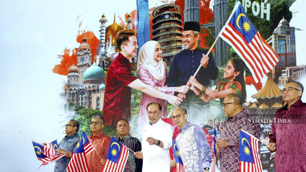 Anwar to Clarify KWAP's eFishery Deal in Parliament
