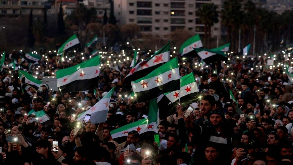 Israeli Artillery Strikes Southern Syria as Tensions Persist Following Assad Regime Collapse