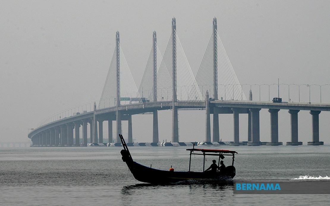 Penang Seeks Middle Ground on Fishing Restrictions at Major Bridge Crossings