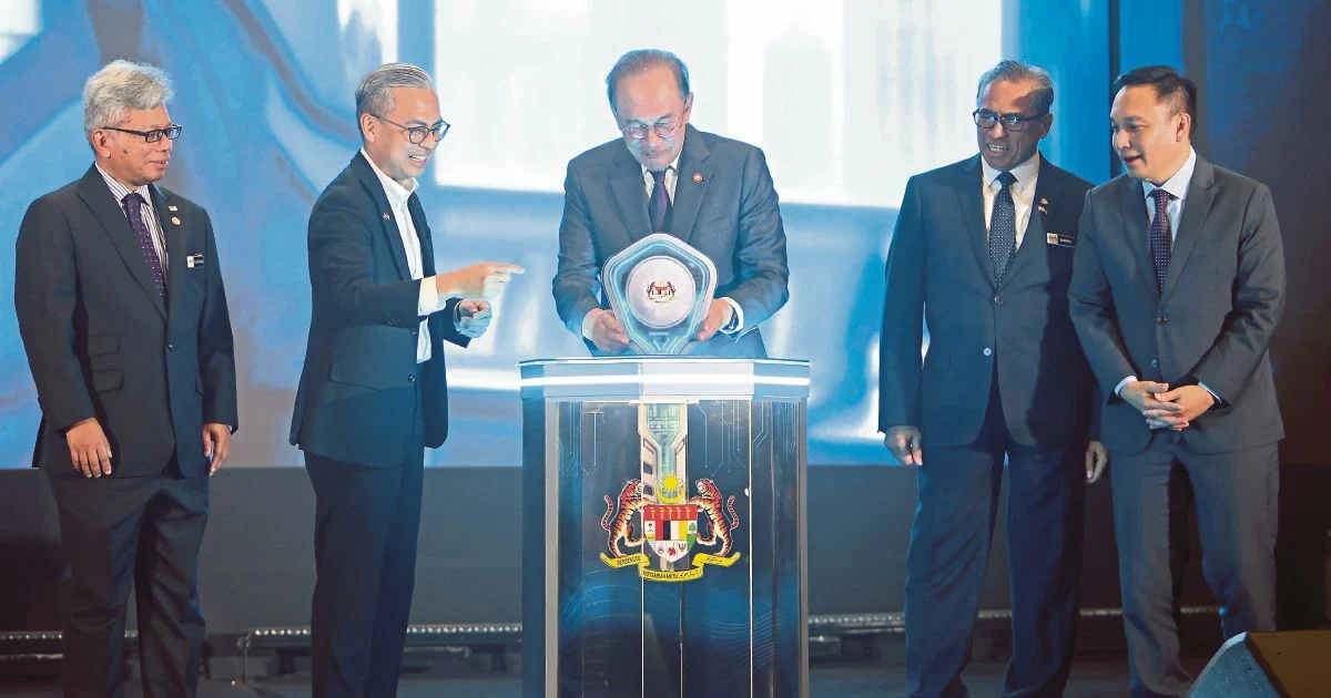 Malaysia Must Fundamentally Rethink Security Strategy as Threats Evolve Beyond Traditional Boundaries, Says Anwar