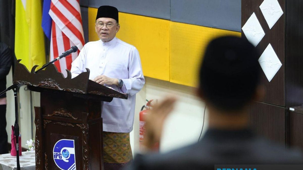 Malaysia Must Cultivate Teachers Who Master Technology Yet Uphold Human Values, Says PM Anwar