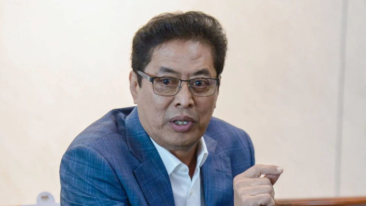 Lawmakers Demand Public Transparency in Investigation of Former MACC Chief Azam Baki's Shareholdings