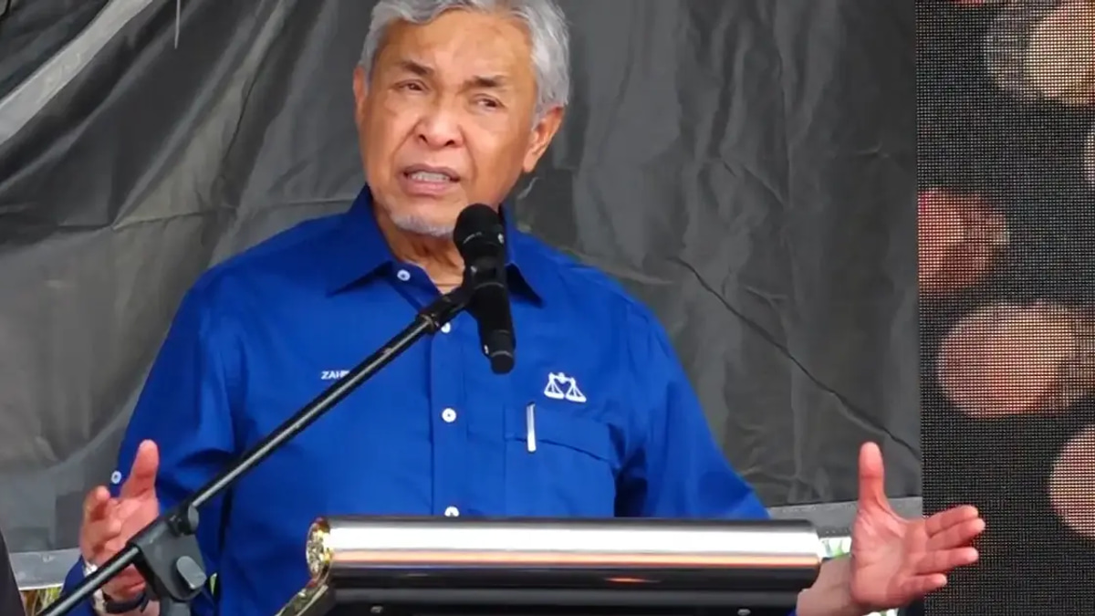 Zahid Dismisses Reports of Coalition Talks Among BN, PN, GPS and GRS