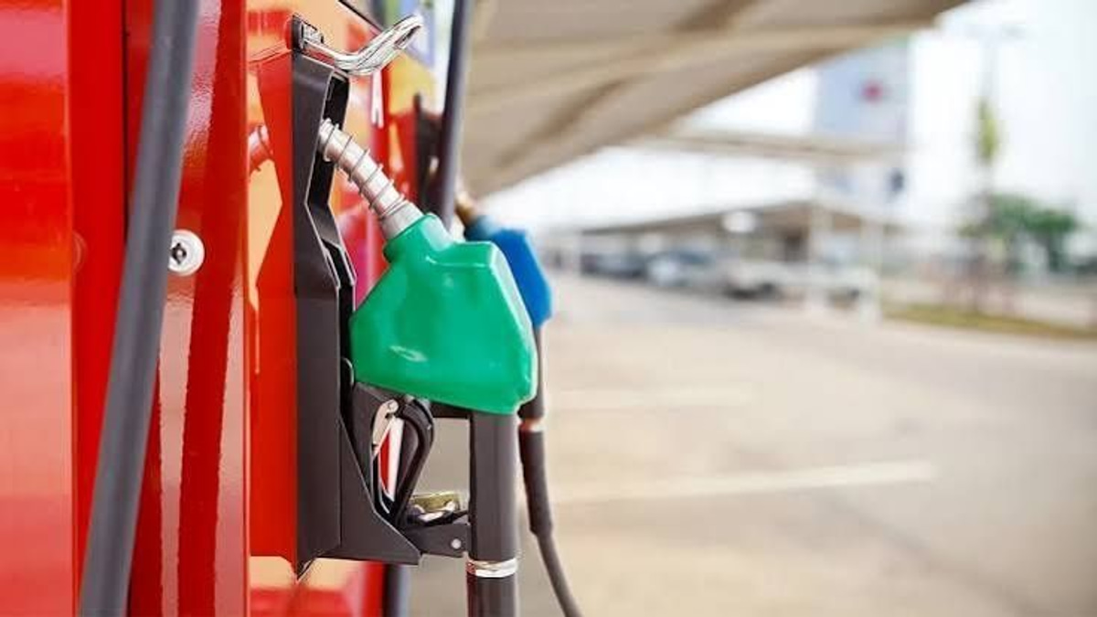 India's E20 Ethanol Fuel Mandate Sparks Political Crisis as Government Battles Consumer Backlash