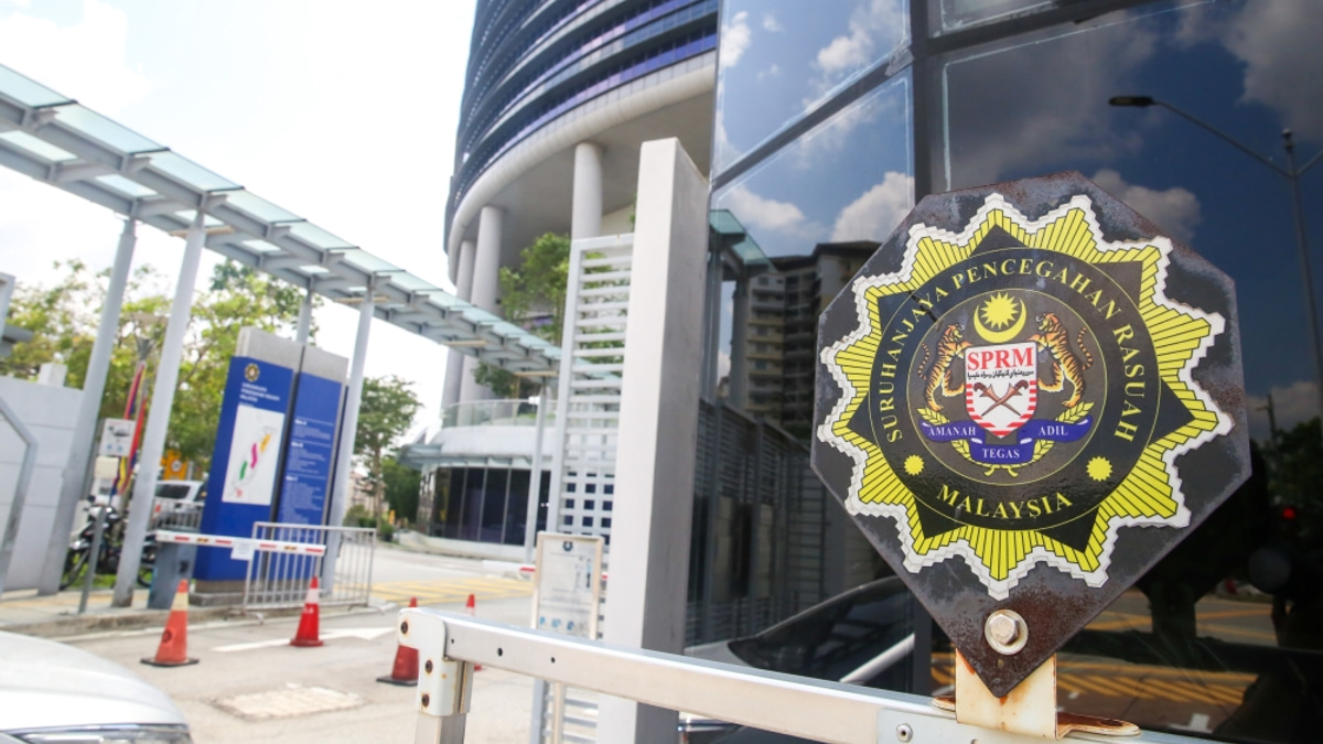 Former Civil Servant Held Over RM300,000 Aid Fraud Scheme Involving 11 Identities