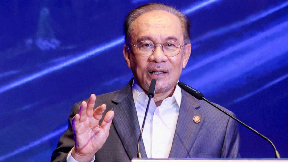 PM Anwar Ibrahim Hospitalized for Medical Checks and Observation