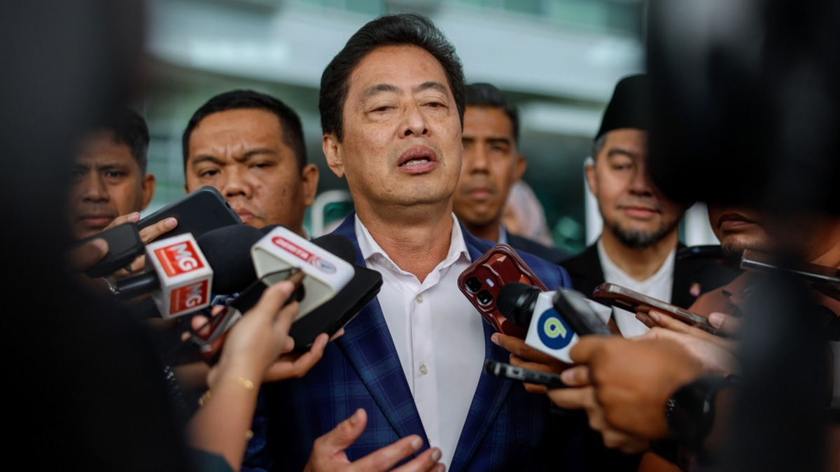 Azam Baki Dismisses Allegations Over RM178 Million Contract to Brother's Connected Company