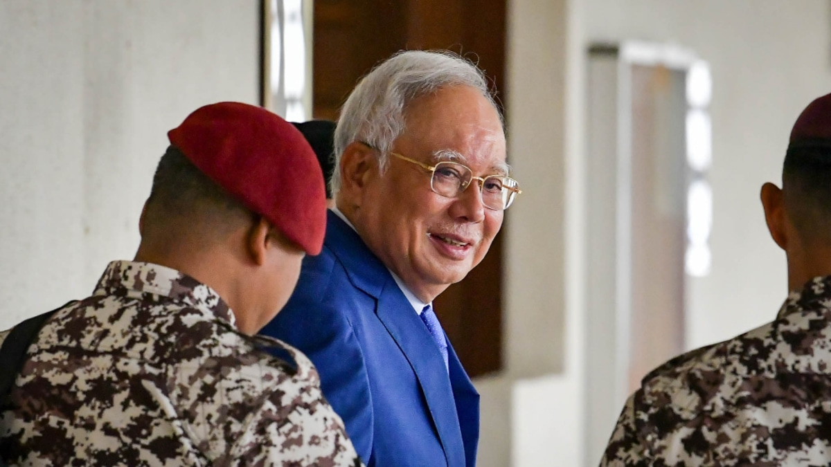 Najib Razak Undergoes Successful Coronary Procedure; Medical Team Confirms Stent Unnecessary