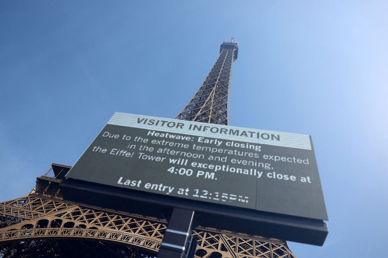 Paris heatwave drives tourists away from iconic landmarks