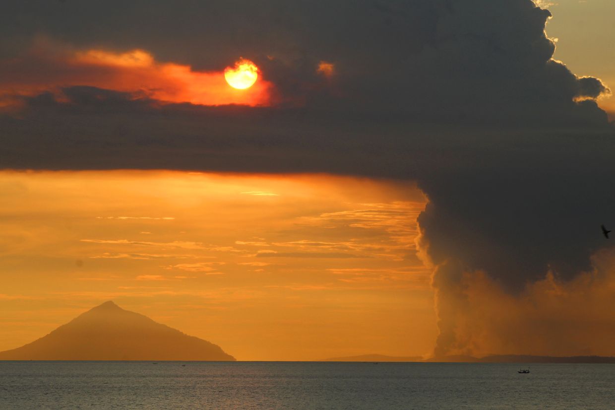 Indonesia's Mount Anak Krakatau Erupts Amid Escalating Volcanic Activity
