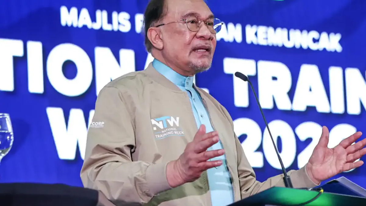 Anwar Defends Loyalty of Non-Malay Communities After Sanusi's Remarks