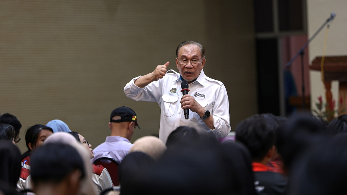 Anwar Seeks Fresh Mandate from Negeri Sembilan Voters for Political Stability