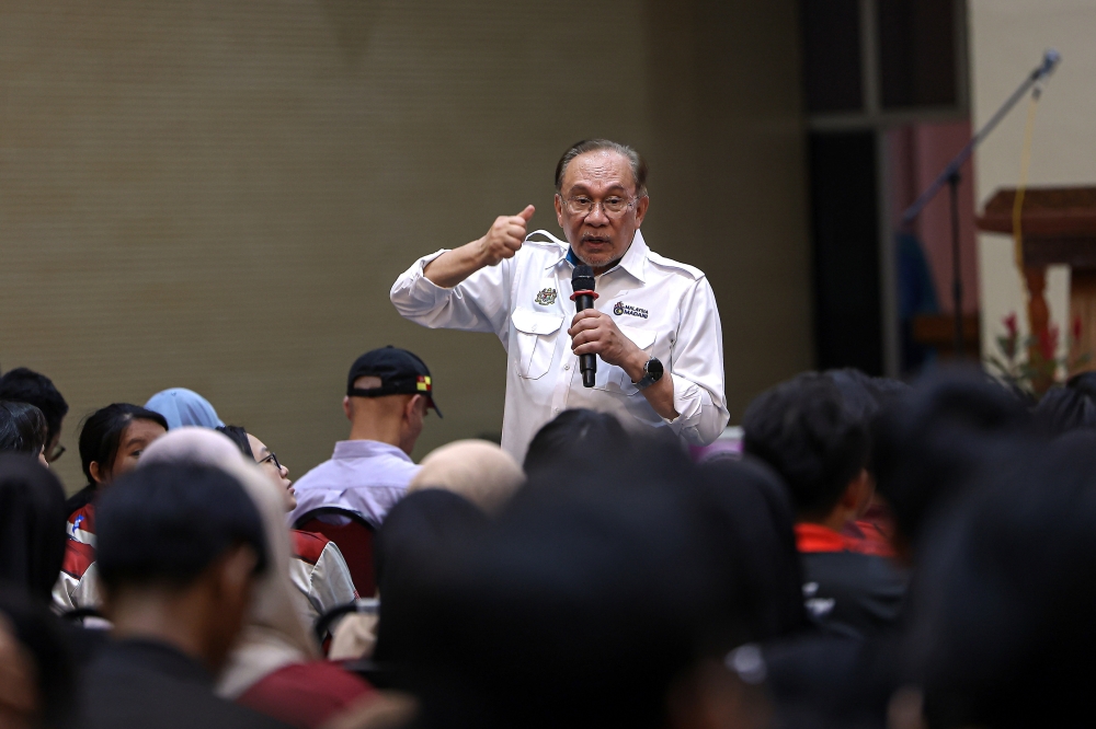 Anwar Seeks Fresh Mandate from Negeri Sembilan Voters for Political Stability