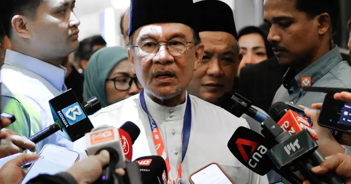 Anwar Dismisses Trust Concerns With Zahid As Personal Opinion Of KJ