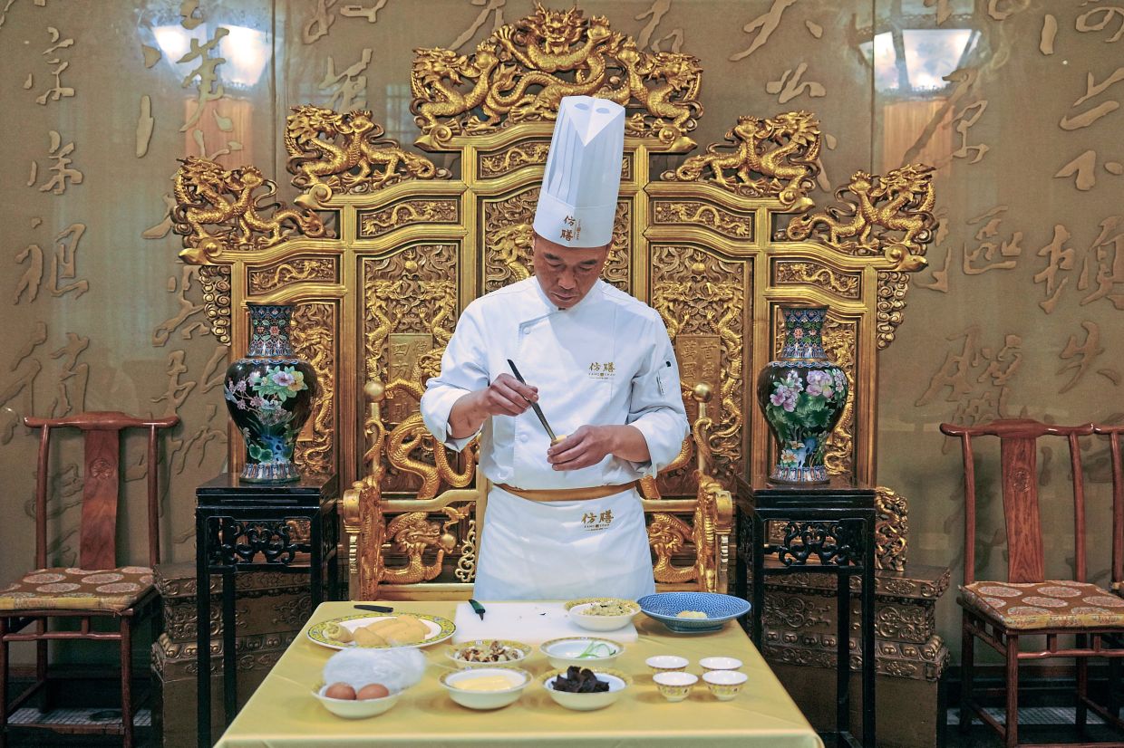 The Living Legacy of China's Imperial Cuisine: From Palace Tables to Modern Restaurants