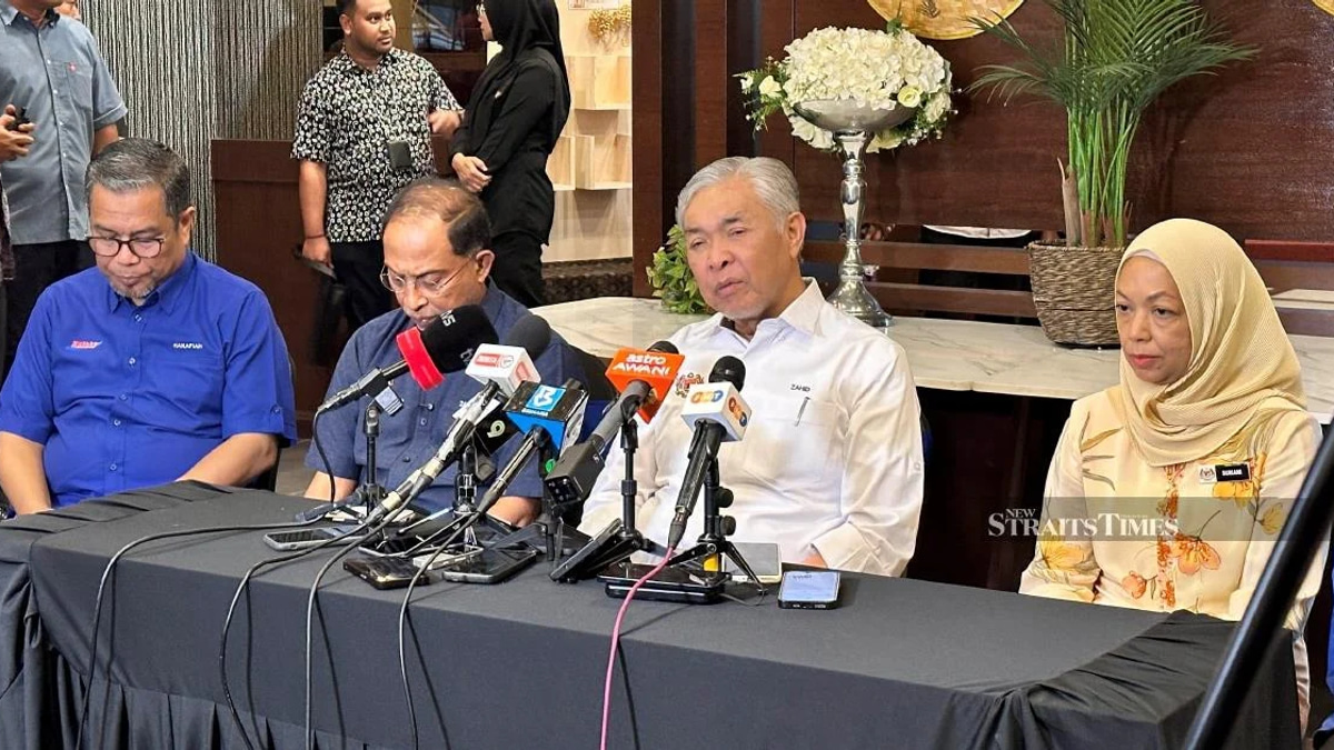 Zahid Urges Coalition Partners to Focus Forward as Johor Campaign Heats Up