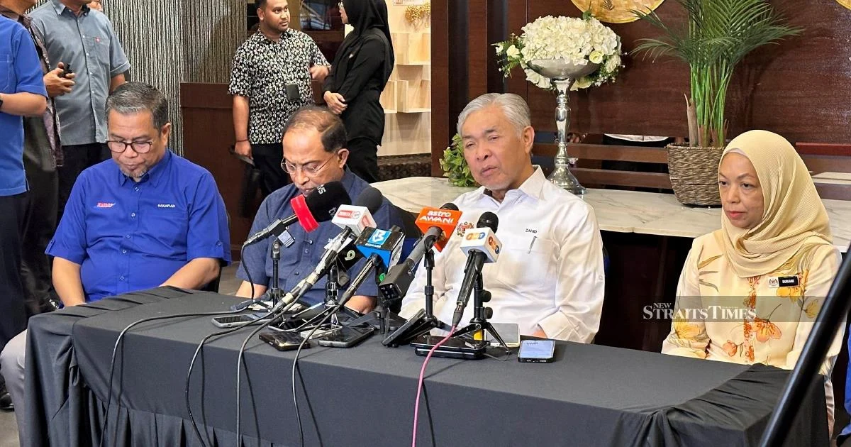 Zahid Urges Coalition Partners to Focus Forward as Johor Campaign Heats Up