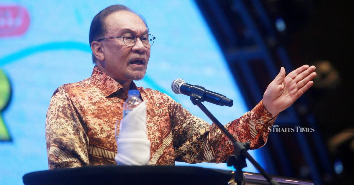 Anwar Insists Tabung Haji and Felda Probes Are Free from Political Interference