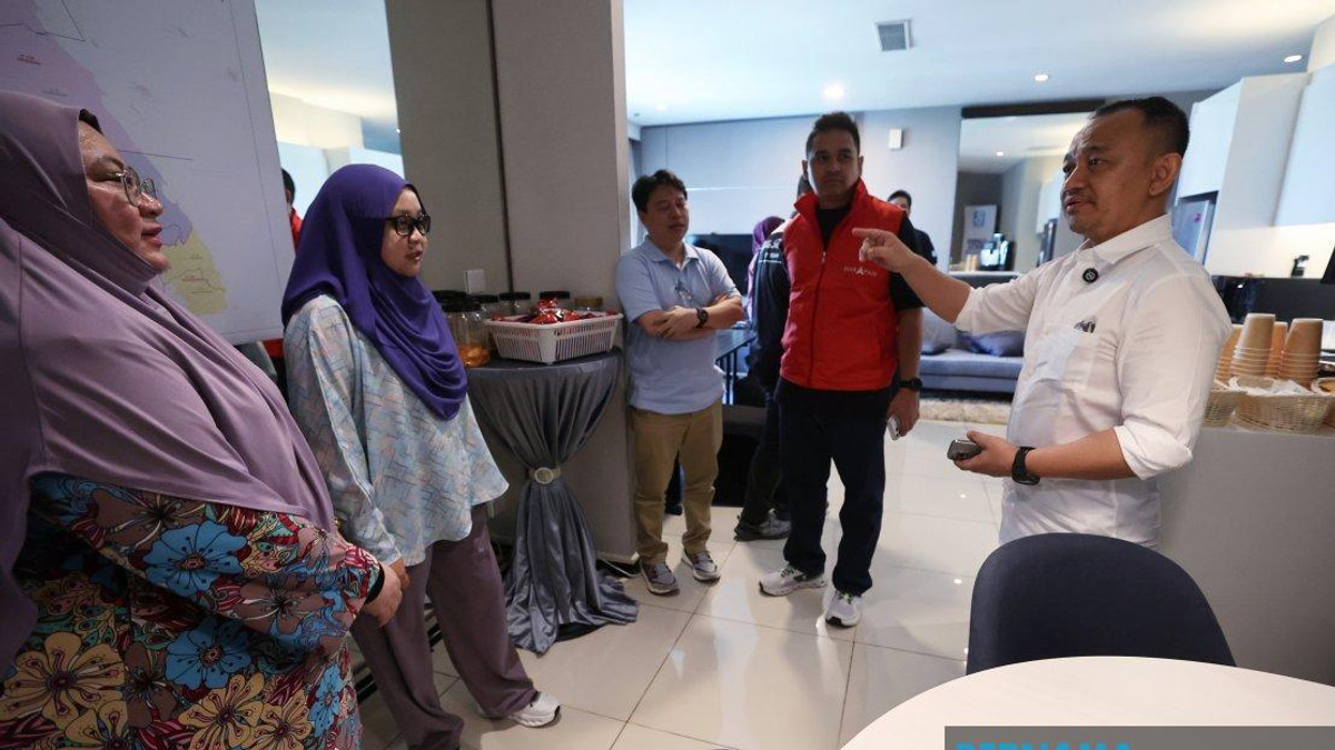 Maszlee Malik Pledges Digital Constituent Services App for Puteri Wangsa Campaign
