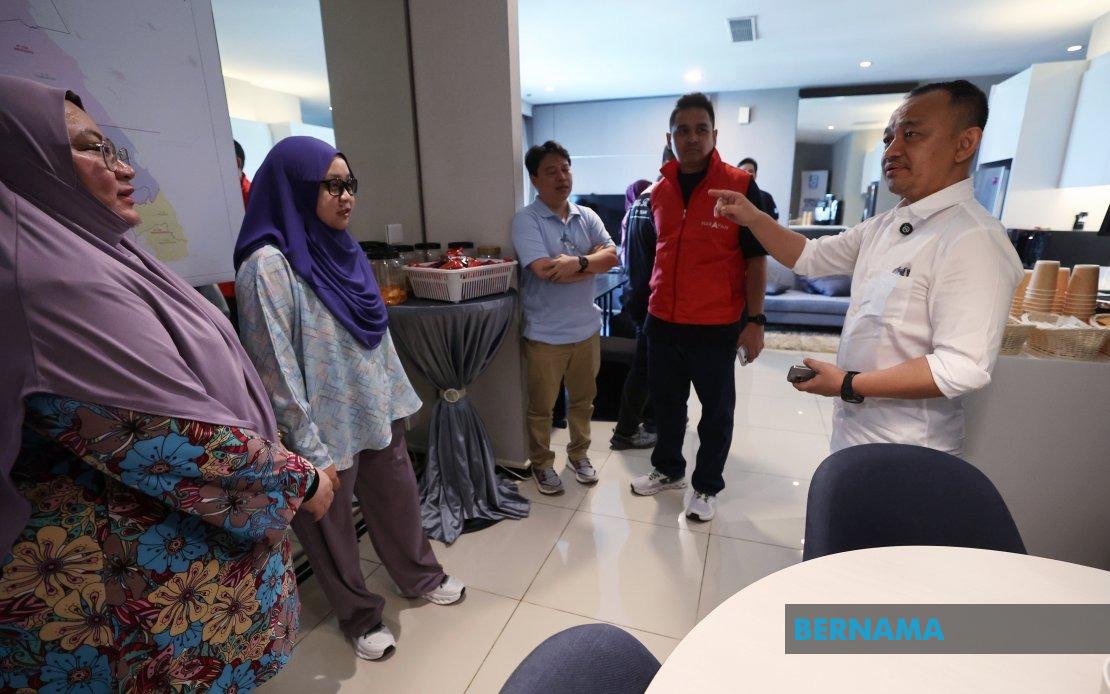 Maszlee Malik Pledges Digital Constituent Services App for Puteri Wangsa Campaign
