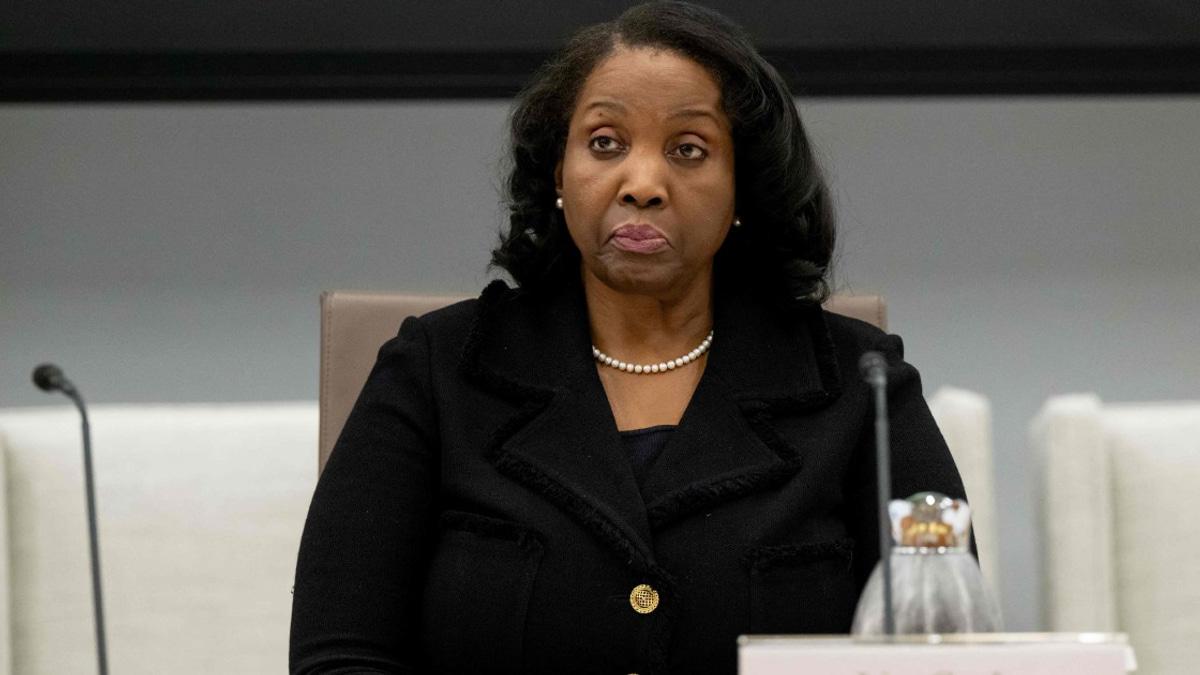 Trump Pursues Removal of Federal Reserve Governor Lisa Cook Following Supreme Court Setback