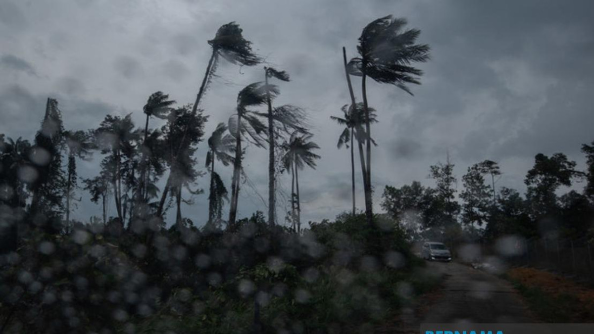 Severe Weather Alert: Thunderstorms and Heavy Rain Hit Multiple Malaysian States Until Evening