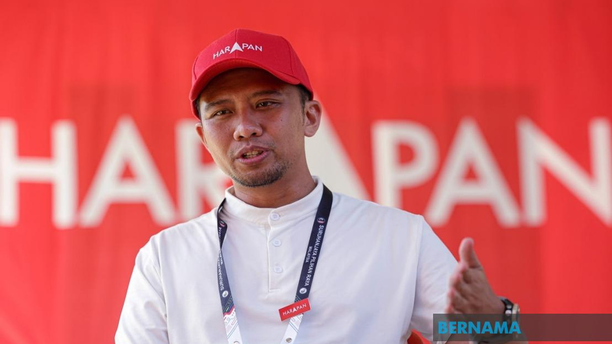 Doctor-Turned-Politician Uses Stethoscope as Campaign Tool in Negeri Sembilan Race