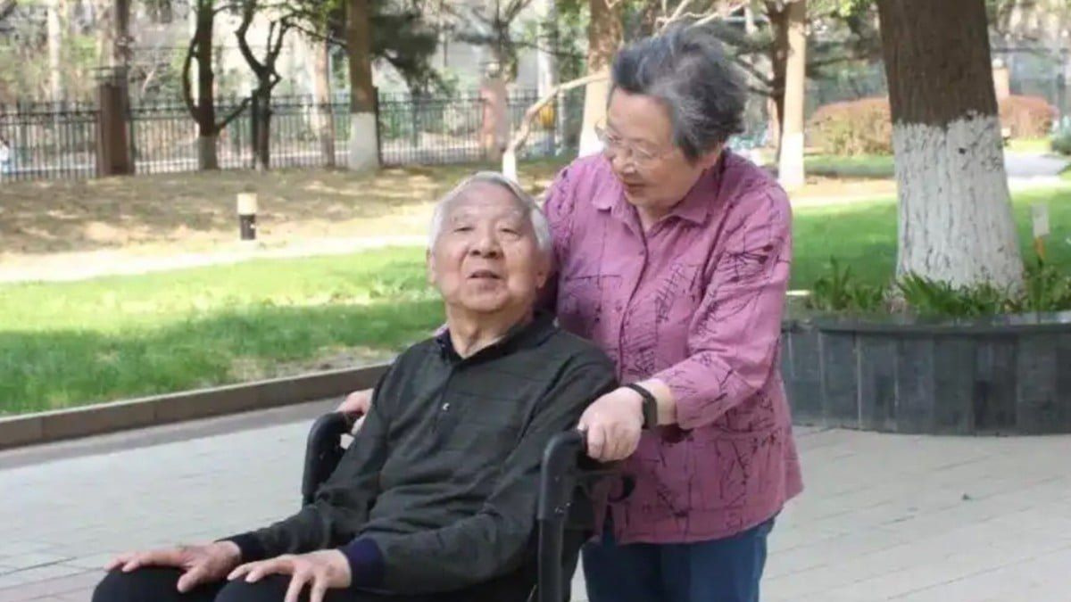 At 90, Beijing woman's devotion to Alzheimer's-stricken husband reshapes views on aging and dignity across China