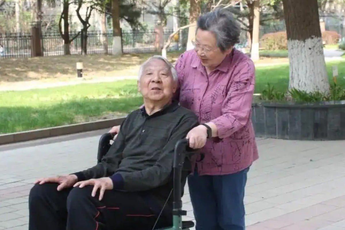 At 90, Beijing woman's devotion to Alzheimer's-stricken husband reshapes views on aging and dignity across China