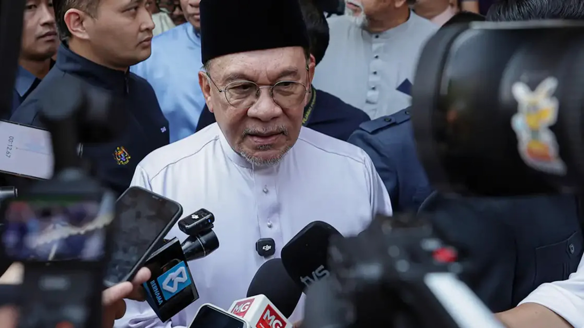 Anwar Vows Continued Drive After Merdeka Center Approval Boost