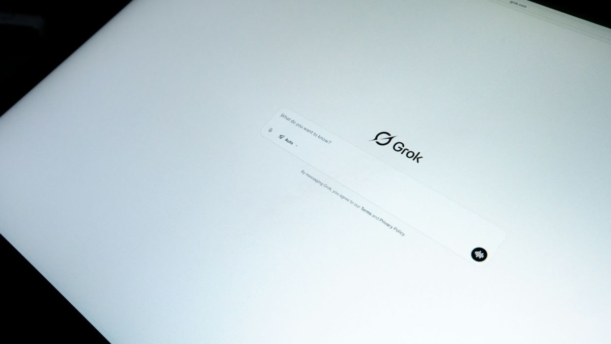 SpaceX's Grok AI Bows to Privacy Pressure With Major Shift to Open Source